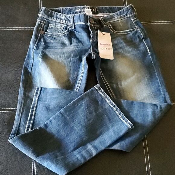 Maurices Kaylee Jeans - Picture 2 of 10